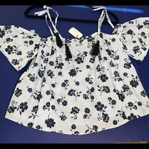 Moon River Cold Shoulder Crop Top Size S